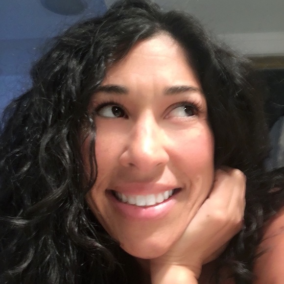 Meet your Posher, Amber - Picture 1 of 1